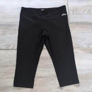 Spalding Black Performance Capri Leggings | Black Spalding Capri Pants